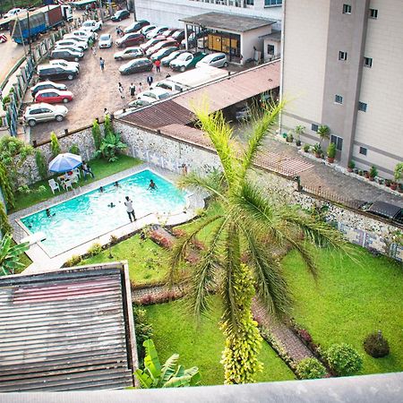 Clos D'Anthony Residence Bonanjo Дуала Екстериор снимка
