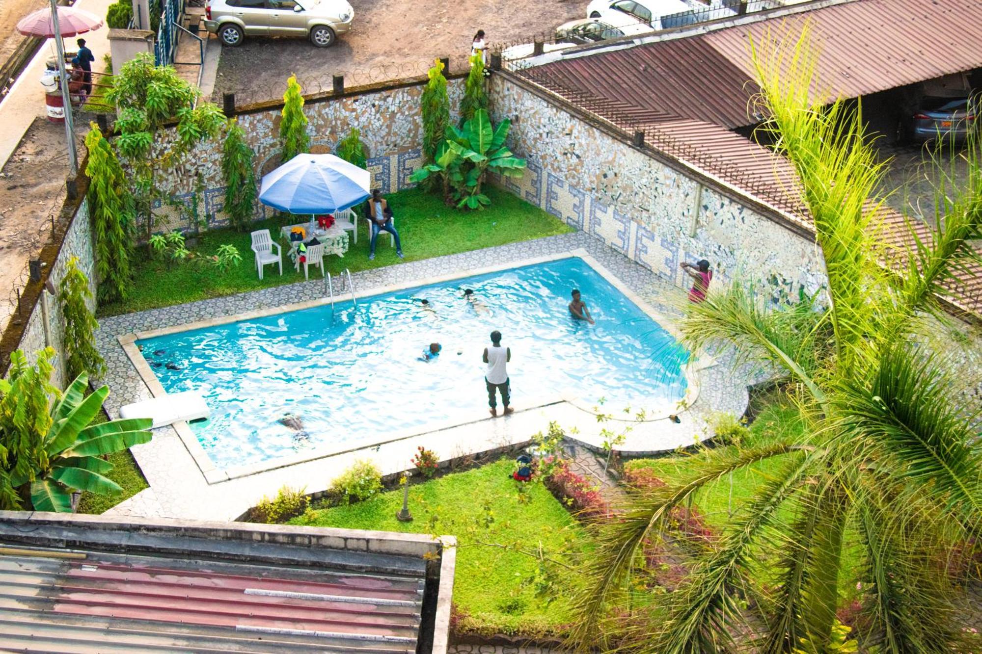 Clos D'Anthony Residence Bonanjo Дуала Екстериор снимка