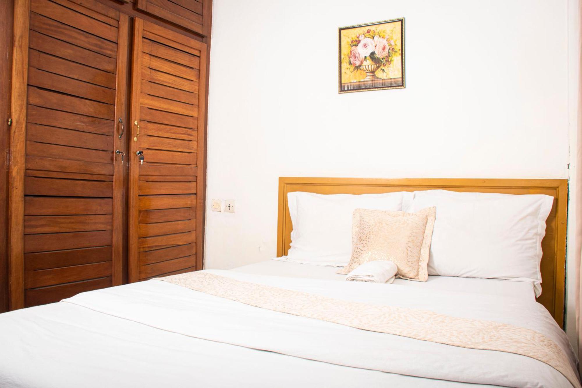 Clos D'Anthony Residence Bonanjo Дуала Екстериор снимка