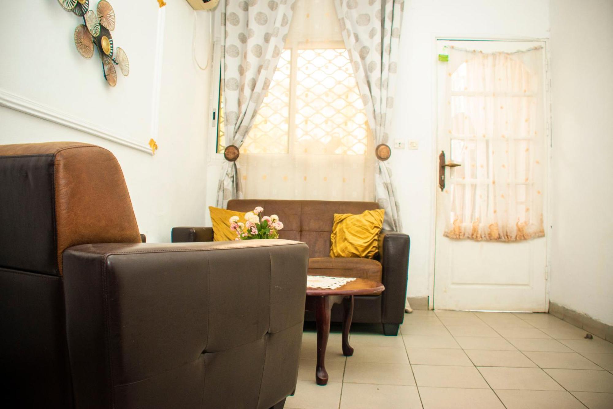 Clos D'Anthony Residence Bonanjo Дуала Екстериор снимка