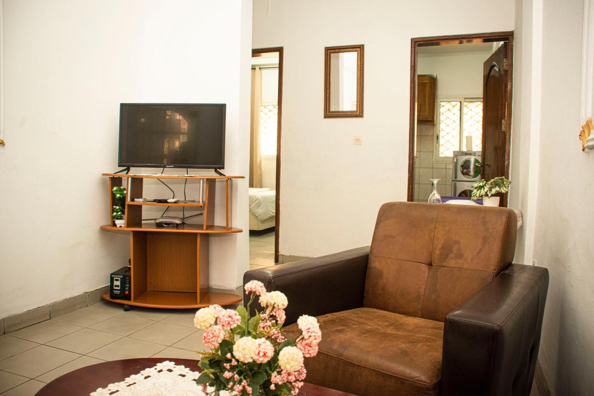 Clos D'Anthony Residence Bonanjo Дуала Екстериор снимка
