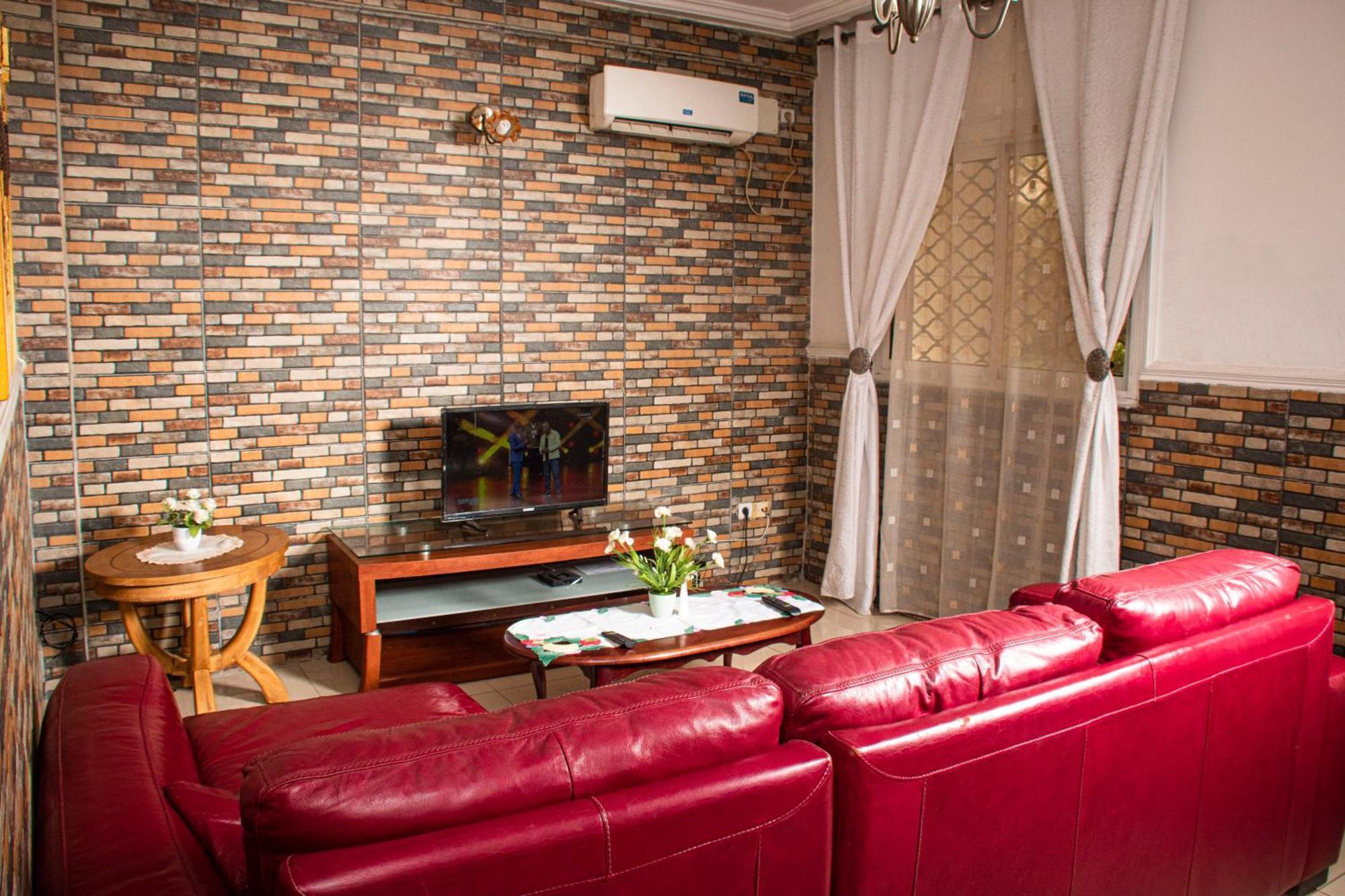 Clos D'Anthony Residence Bonanjo Дуала Екстериор снимка
