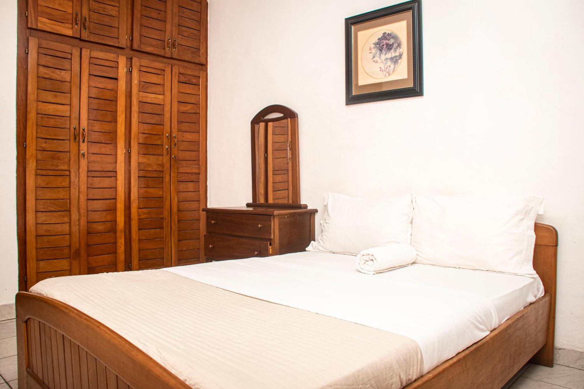 Clos D'Anthony Residence Bonanjo Дуала Екстериор снимка